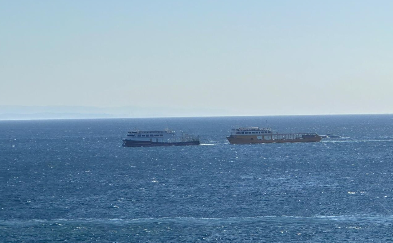Marmara Adası açıklarında seyir halindeki feribotun makine dairesinde yangın çıktı
