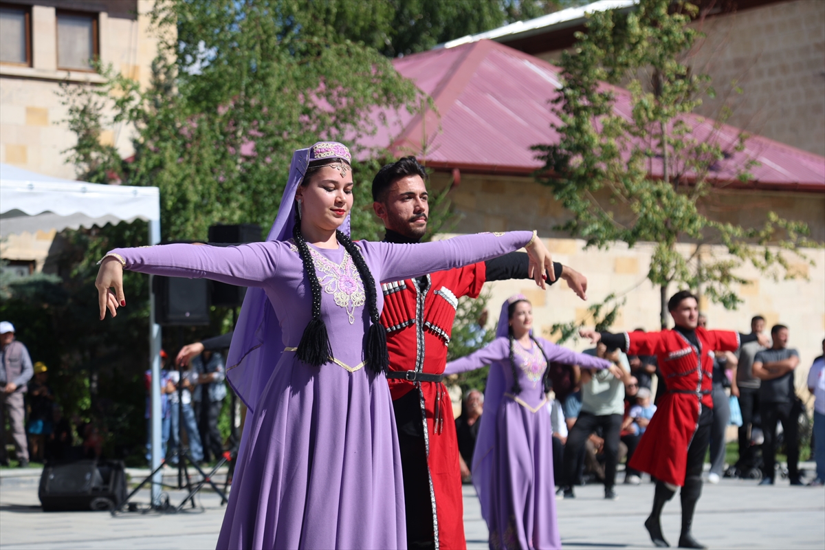 Bayburt Dede Korkut Uluslararası Kültür ve Sanat Şöleni başladı